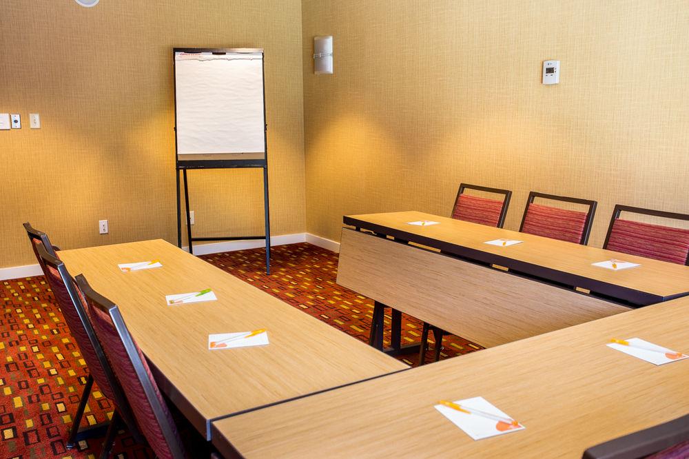 Courtyard By Marriott Collins Hotel Fort Collins