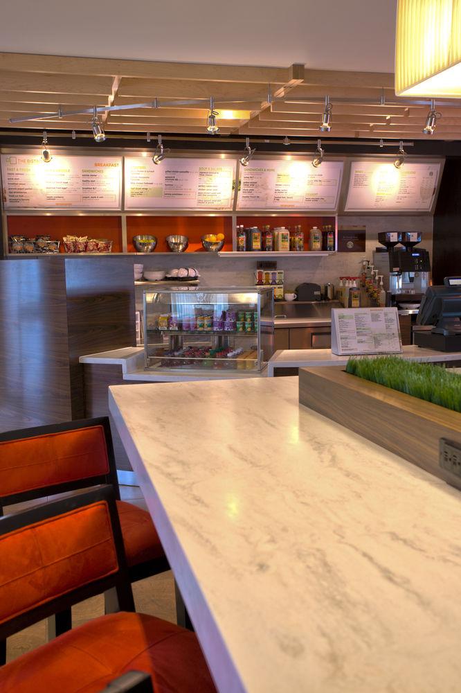 Hotel Courtyard By Marriott Collins