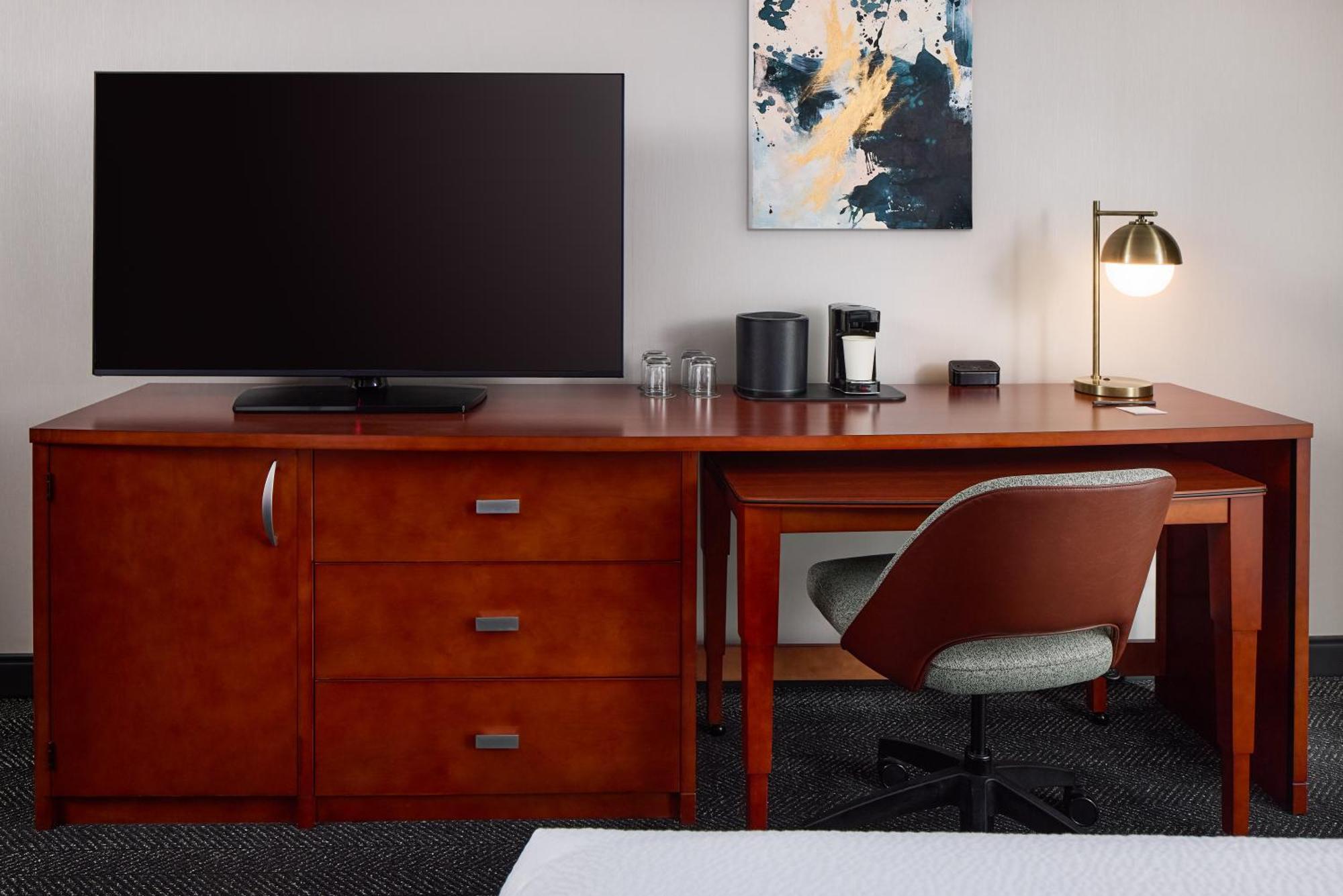 Courtyard By Marriott Collins 3*