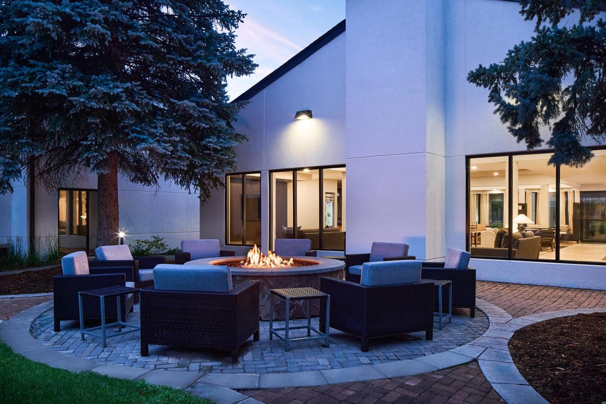 Hotel Courtyard By Marriott Collins