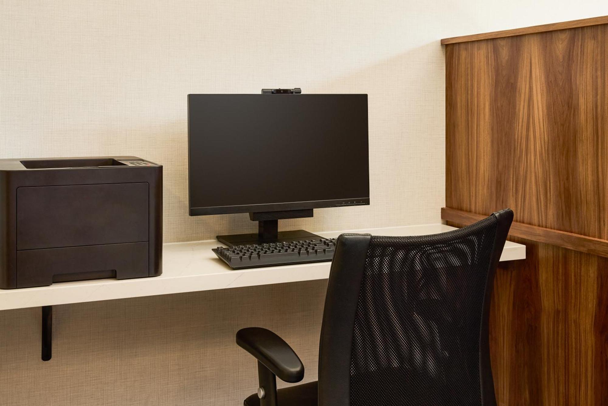 Hotel Courtyard By Marriott Collins 3*