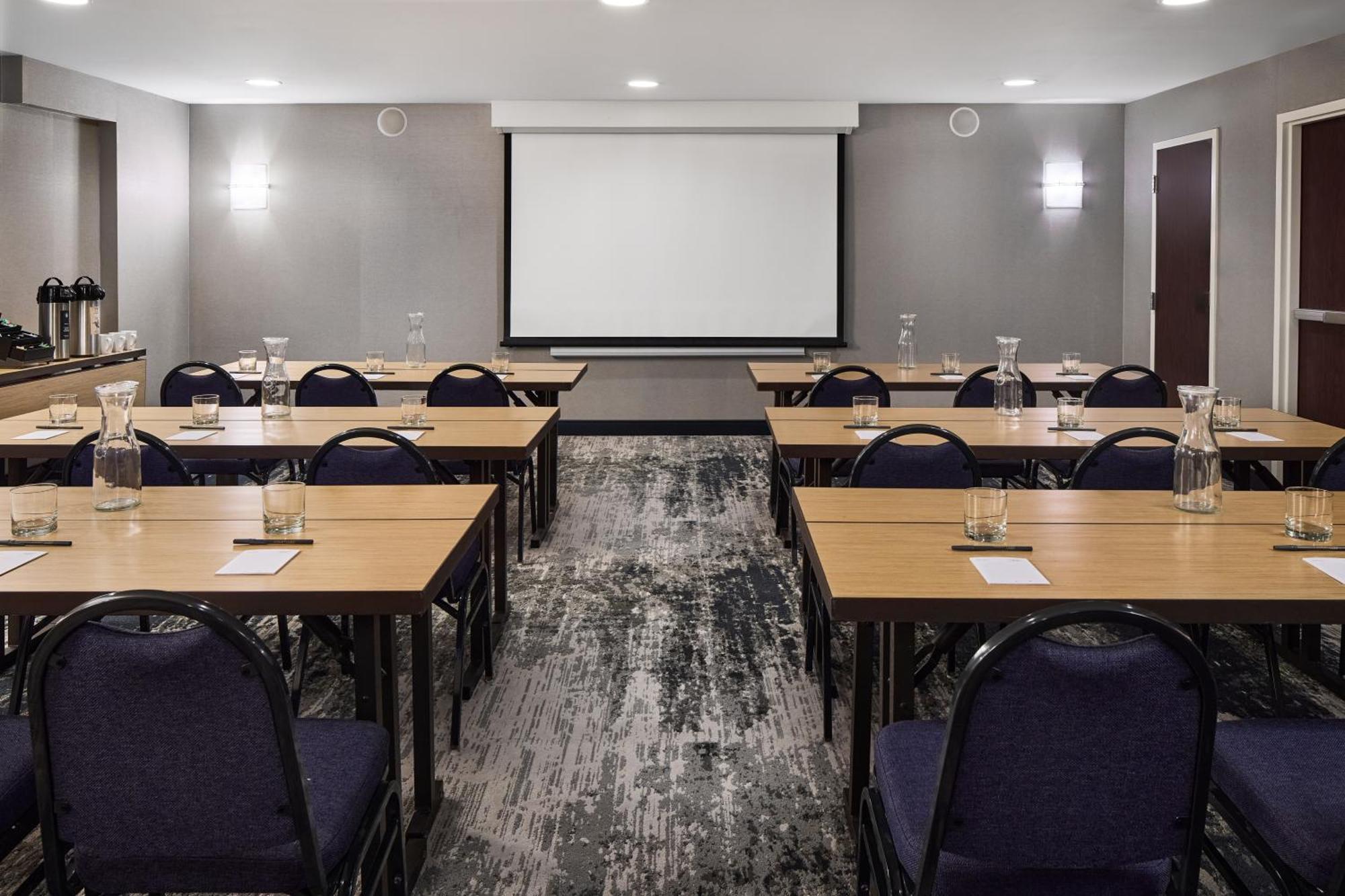 Courtyard By Marriott Collins