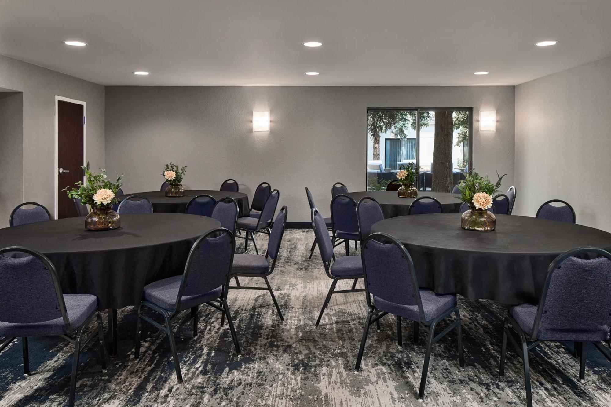 Courtyard By Marriott Collins Hotel Fort Collins