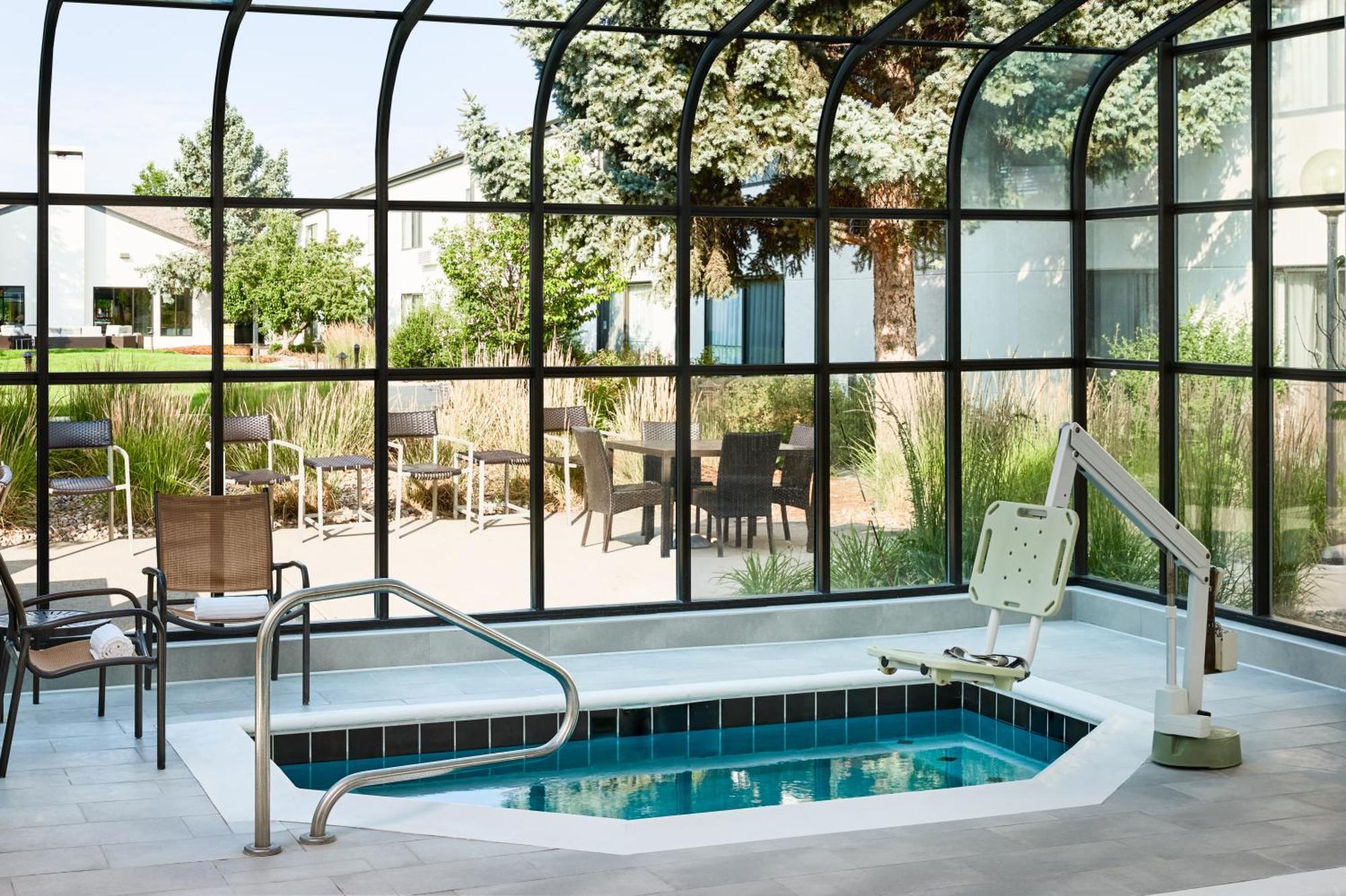 Hotel Courtyard By Marriott Collins
