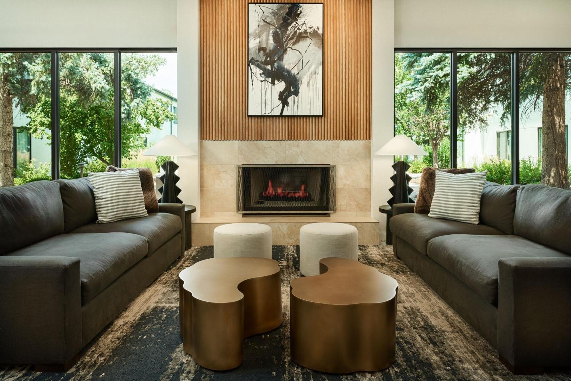 Courtyard By Marriott Collins 3*