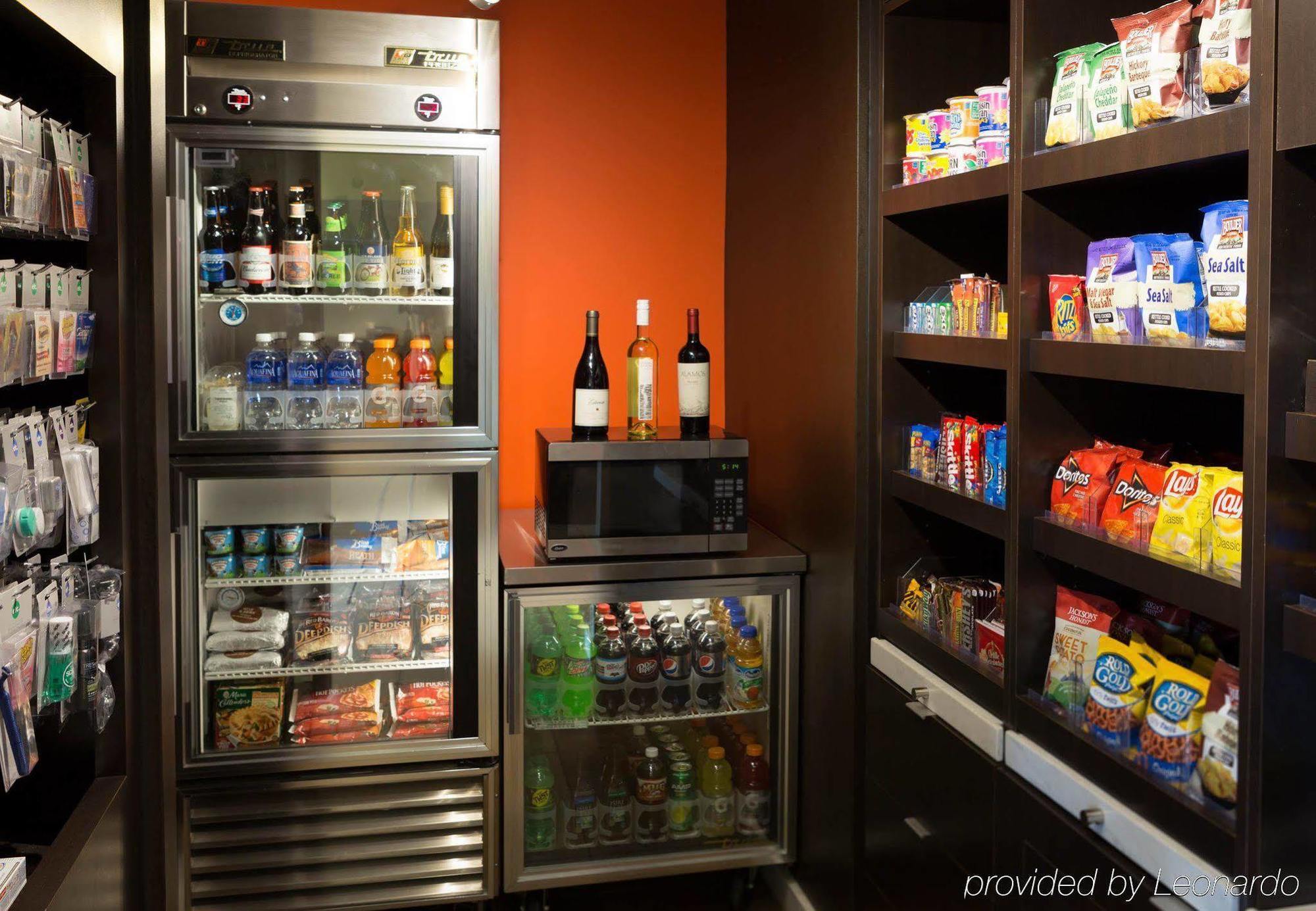 Courtyard By Marriott Collins Hotel 3*