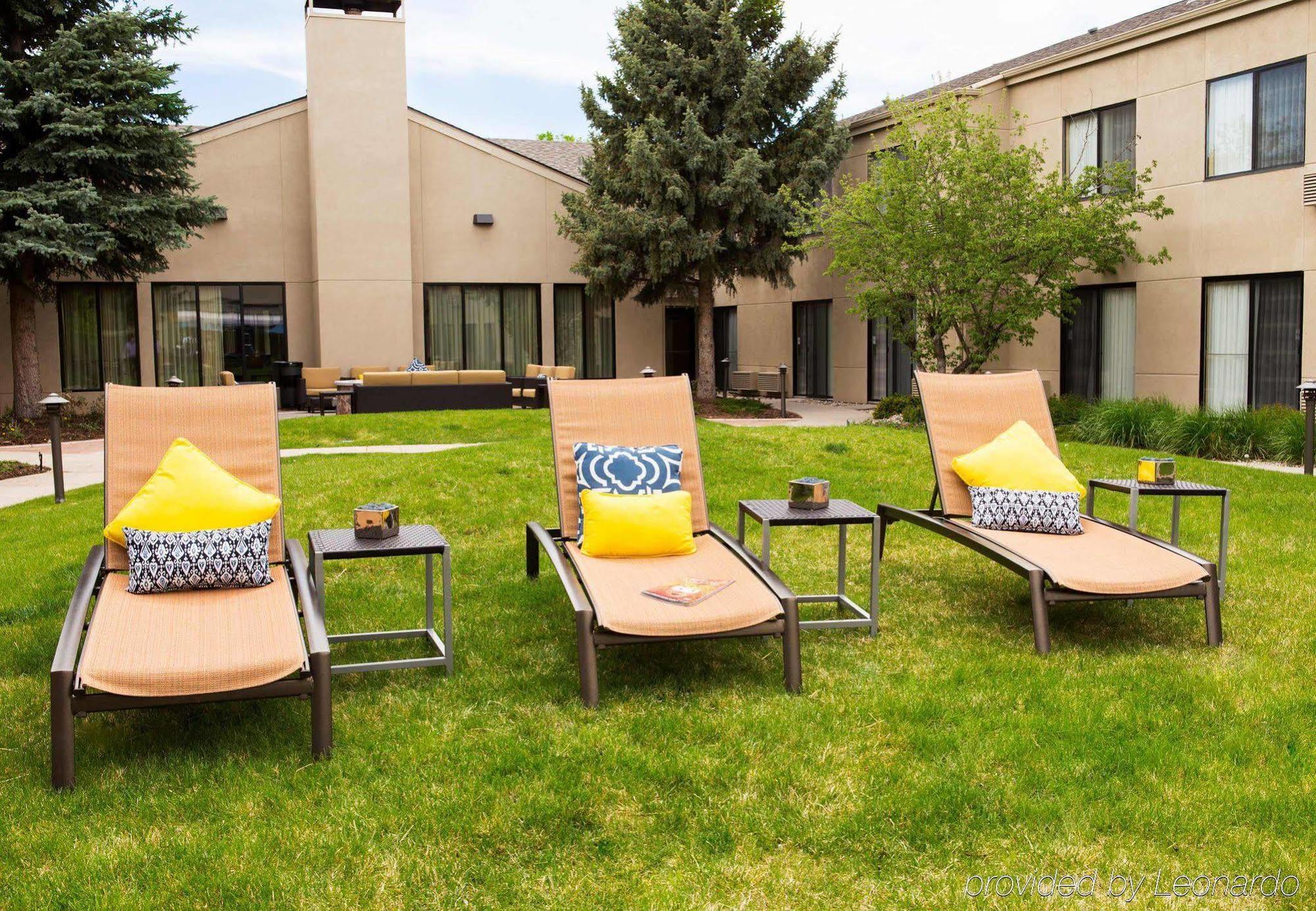 Courtyard By Marriott Collins Hotel