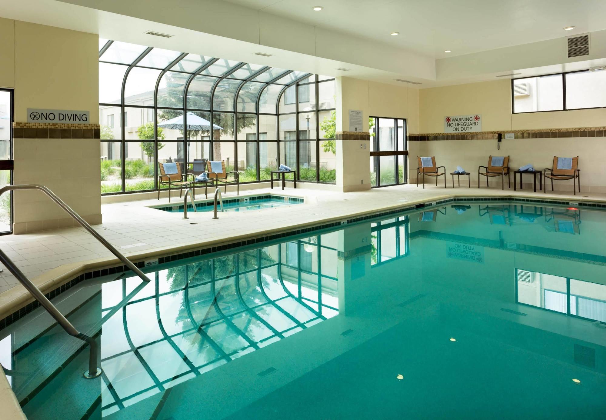 Courtyard By Marriott Collins 3*